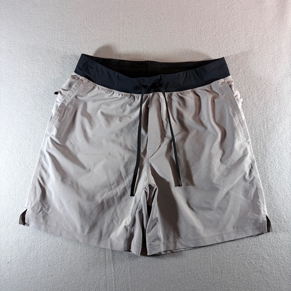 Fabletics Mens Medium Gray Fundamental Lined Athletic Shorts Drawstring Pockets